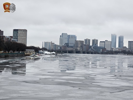 Charles River Ice - 29Dec 2025 - 3