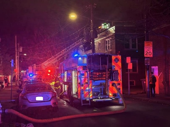 Working Fire Box 45-627 - 2 Forest St - street view - aerial to roof and appratus