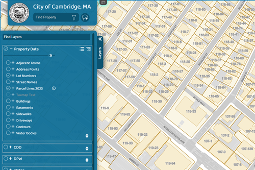 Screenshot of the AxisGIS Web Mapping Tool showing the layers list and buildings with parcels